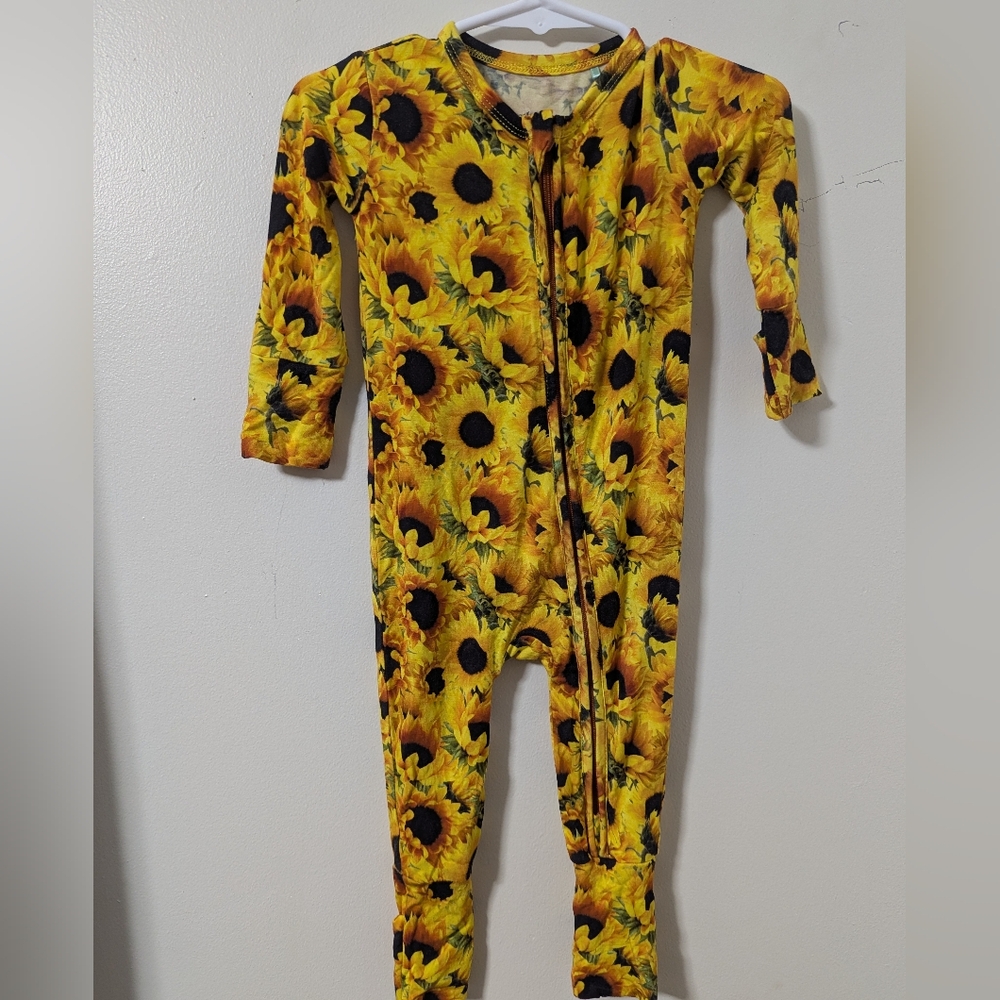 NWOT Muse Threads Bamboo Sunflower Zippy PJ Size 6-9 Months